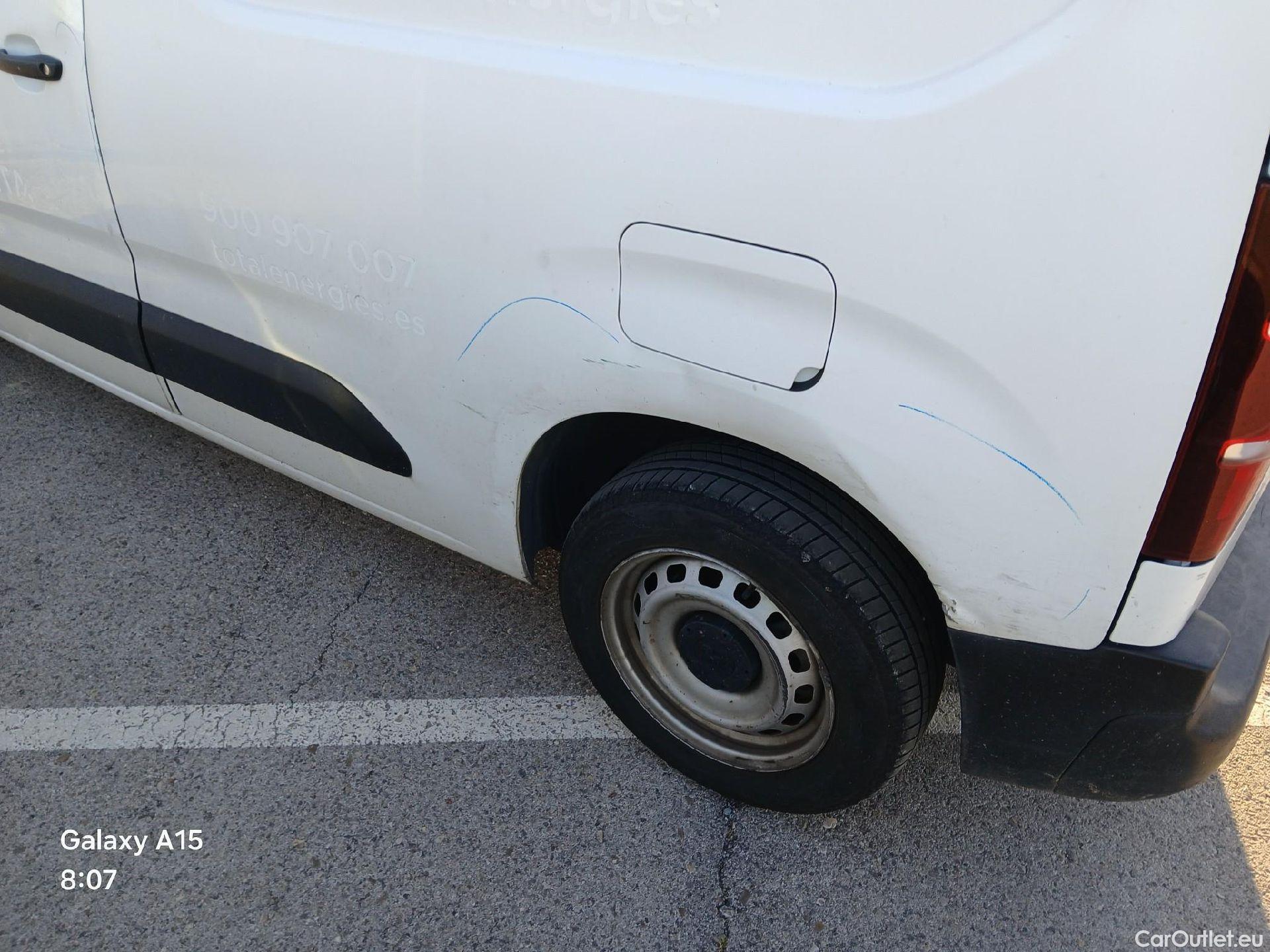  Peugeot  Partner PEUGEOT  / 2018 / 3P / furgón derivado de turismo Pro Standard 600kg BlueHDi 73kW (AC) #19