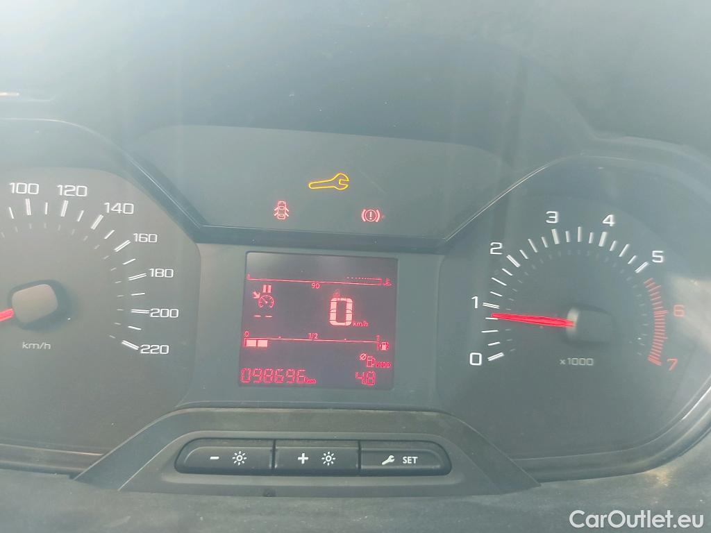  Peugeot  Partner PEUGEOT  / 2018 / 3P / furgón derivado de turismo Pro Standard 600kg BlueHDi 73kW (AC) #44