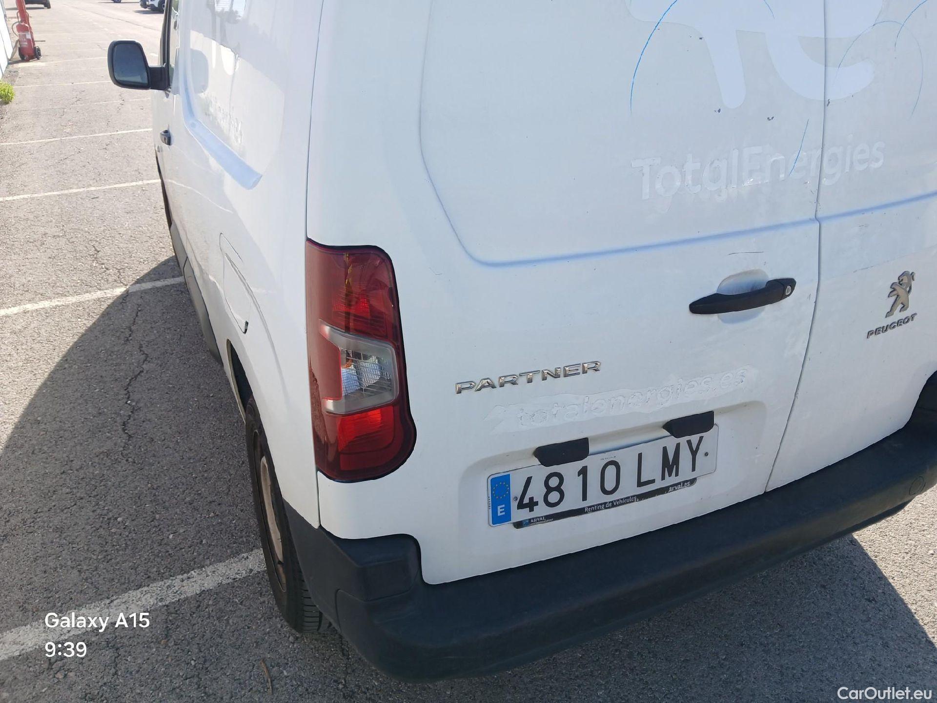  Peugeot  Partner PEUGEOT  / 2018 / 3P / furgón derivado de turismo Pro Standard 600kg BlueHDi 73kW (AC) #26