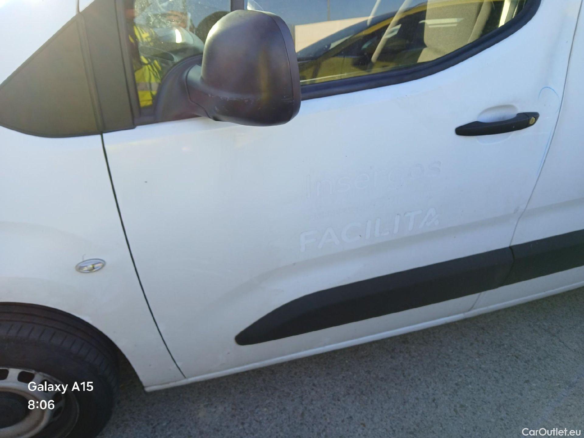  Peugeot  Partner PEUGEOT  / 2018 / 3P / furgón derivado de turismo Pro Standard 600kg BlueHDi 73kW (AC) #17