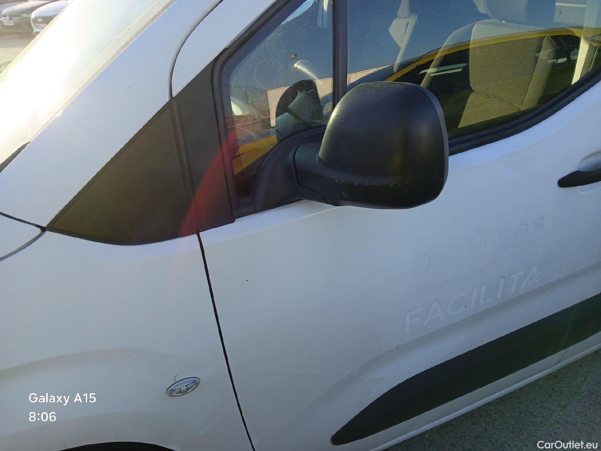  Peugeot  Partner PEUGEOT  / 2018 / 3P / furgón derivado de turismo Pro Standard 600kg BlueHDi 73kW (AC) #14