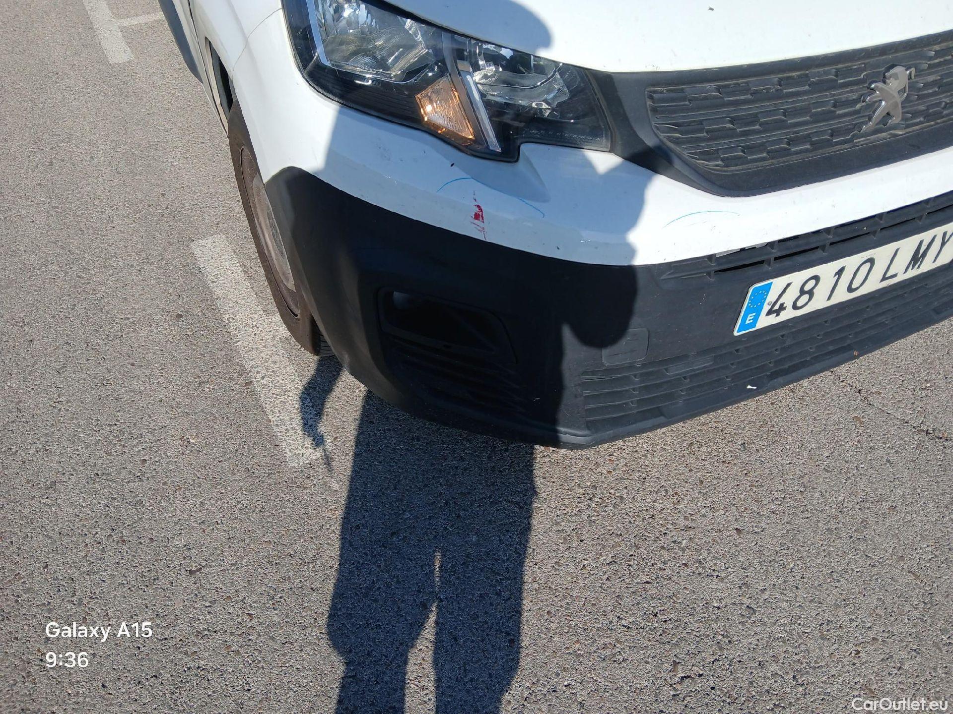 Peugeot  Partner PEUGEOT  / 2018 / 3P / furgón derivado de turismo Pro Standard 600kg BlueHDi 73kW (AC) #15
