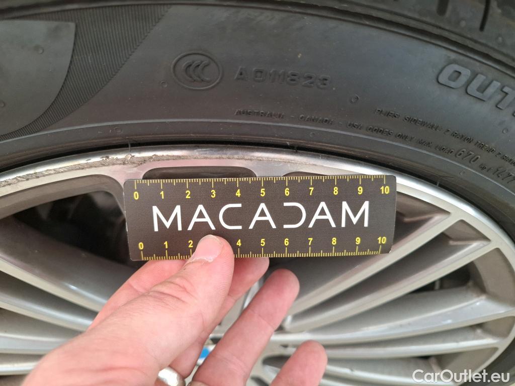  Bmw  Serie 1 Série 1 Berline 118d UrbanChic 2.0 150CV BVA8 E6 #18