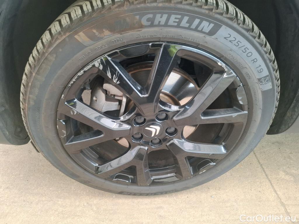  Citroen  C5 Aircross CITROEN  / 2022 / 5P / SUV Hybride recharg 225 e-EAT8 Shine Pack #1