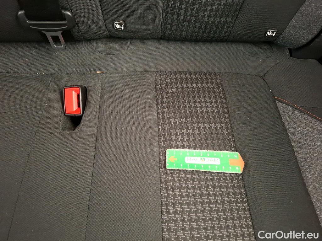  Peugeot  3008  Active Pack 1.5 HDi 130CV BVM6 E6d #15