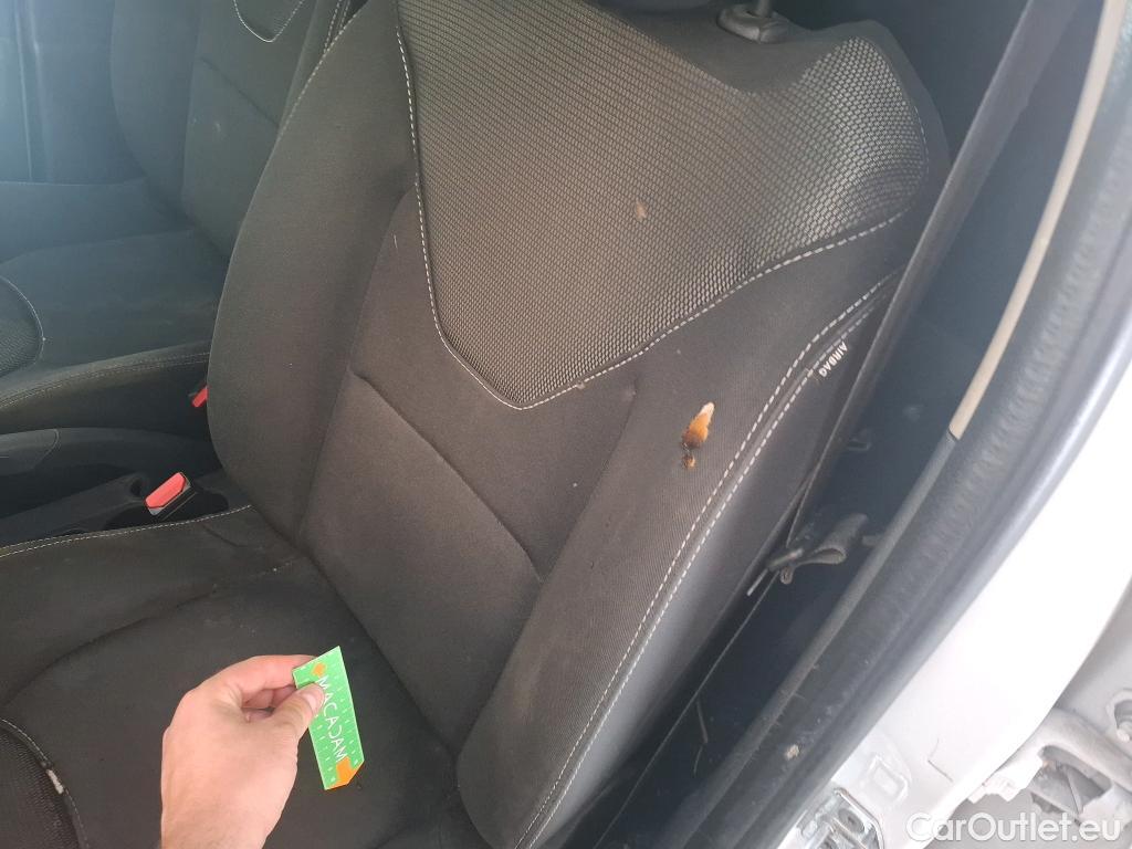  Renault  Clio  IV Air 1.5 dCi 90CV BVM5 E6 #10