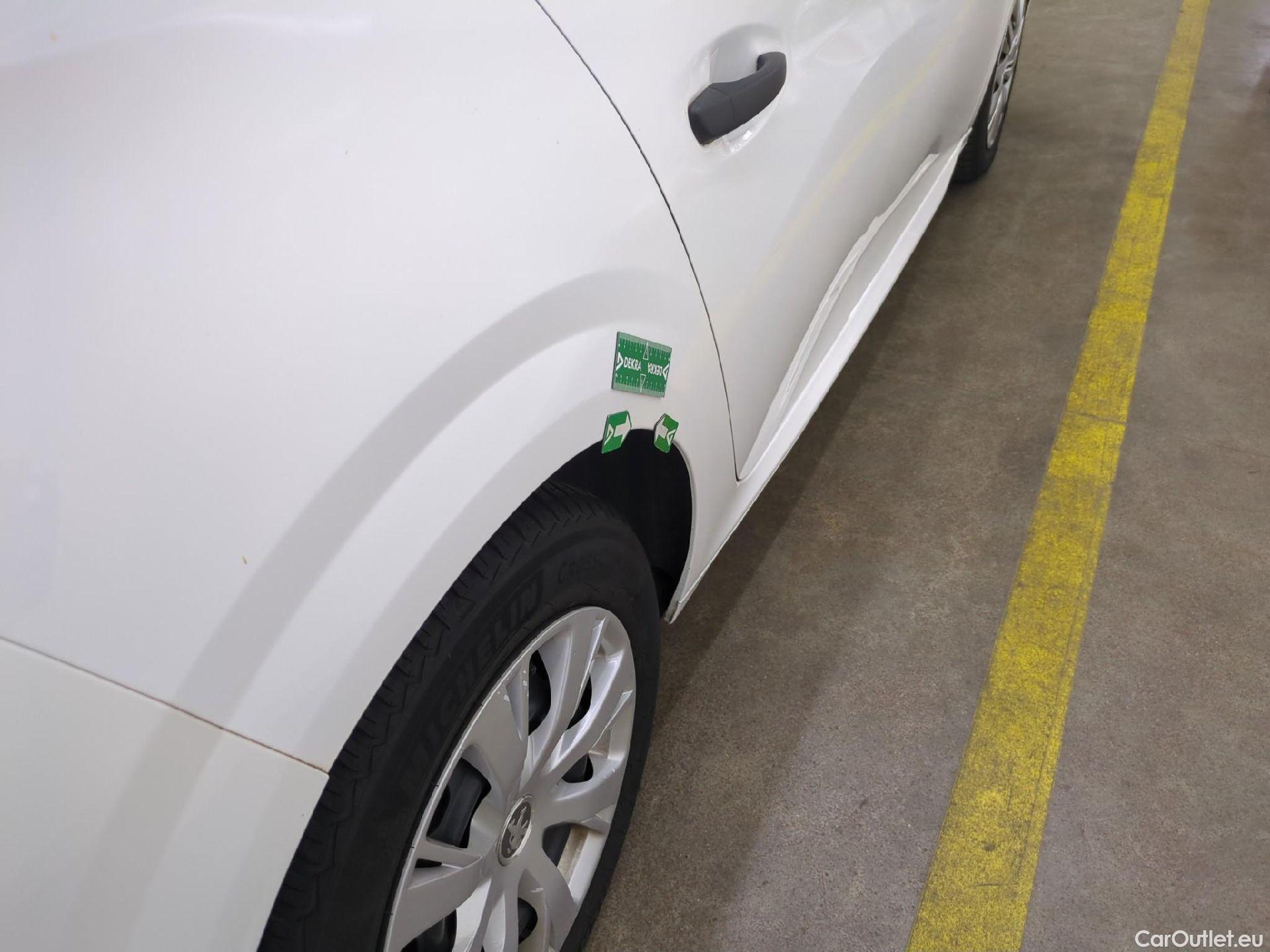  Peugeot  208  Premium 1.5 HDi 100CV BVM6 E6d #16