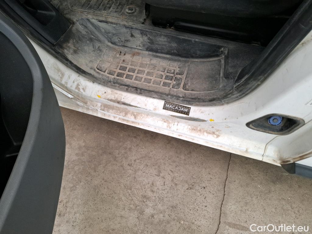  Peugeot  Expert PEUGEOT  VU 4p Fourgon 2.0 BlueHDi 120 S&S Standard Premium P. #18