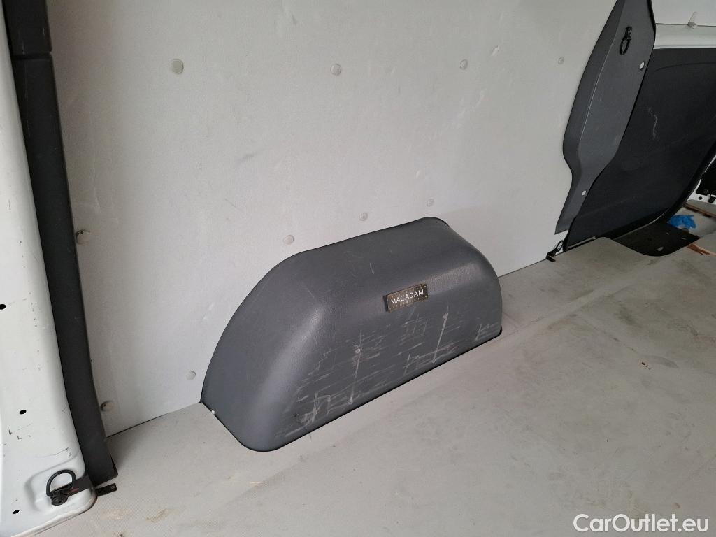  Renault  Trafic  Fourgon L2H1 3T Grand Confort 2.0 dCi 130CV BVM6 E6d #39