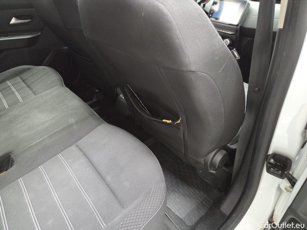  Dacia  Duster 1.5 Blue dCi 115CP Comfort 4WD #32