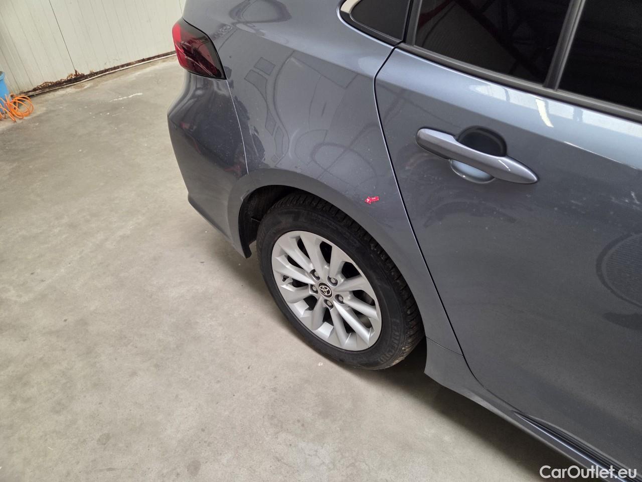  Toyota  Corolla 1.8 Hybrid Dynamic HSD E-CVT #18
