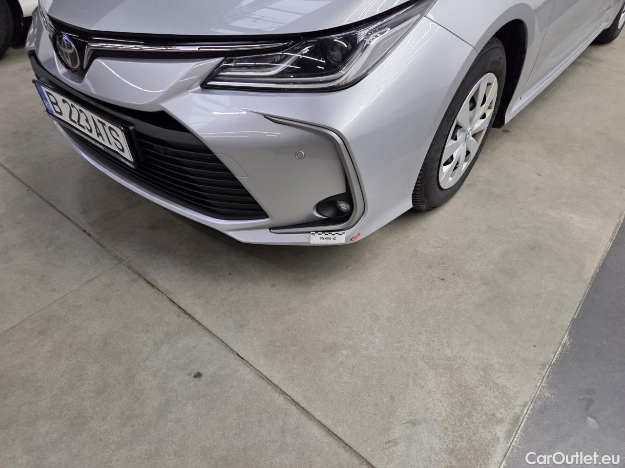  Toyota  Corolla 1.5 Business #10