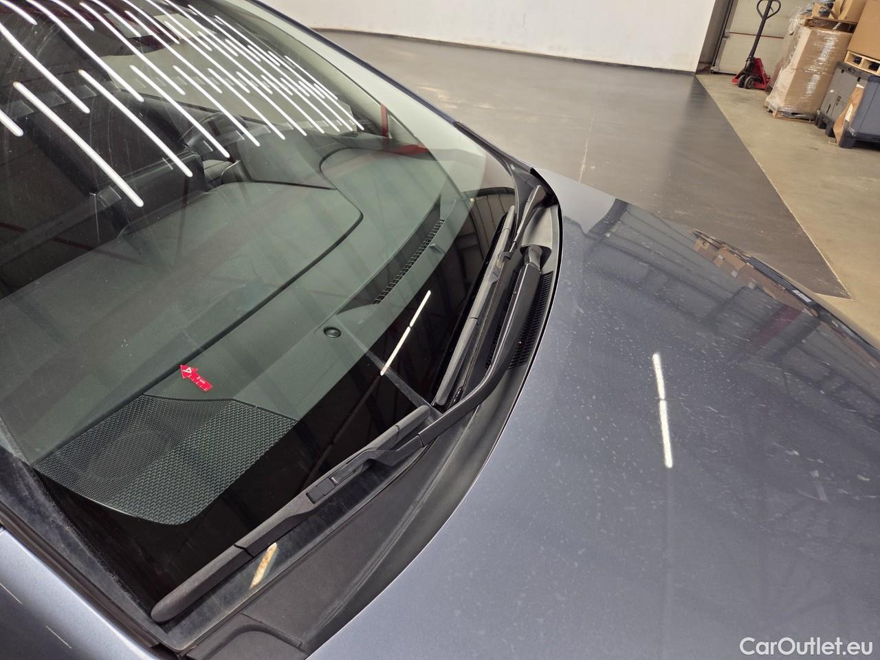  Toyota  Corolla 1.8 Hybrid Dynamic HSD E-CVT #11