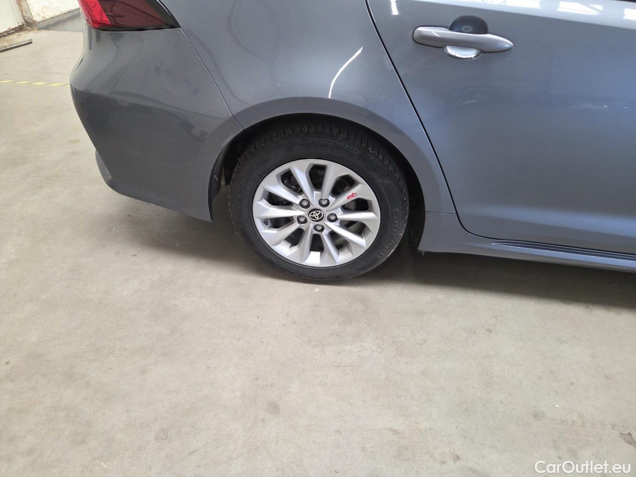  Toyota  Corolla 1.8 Hybrid Dynamic HSD E-CVT #30