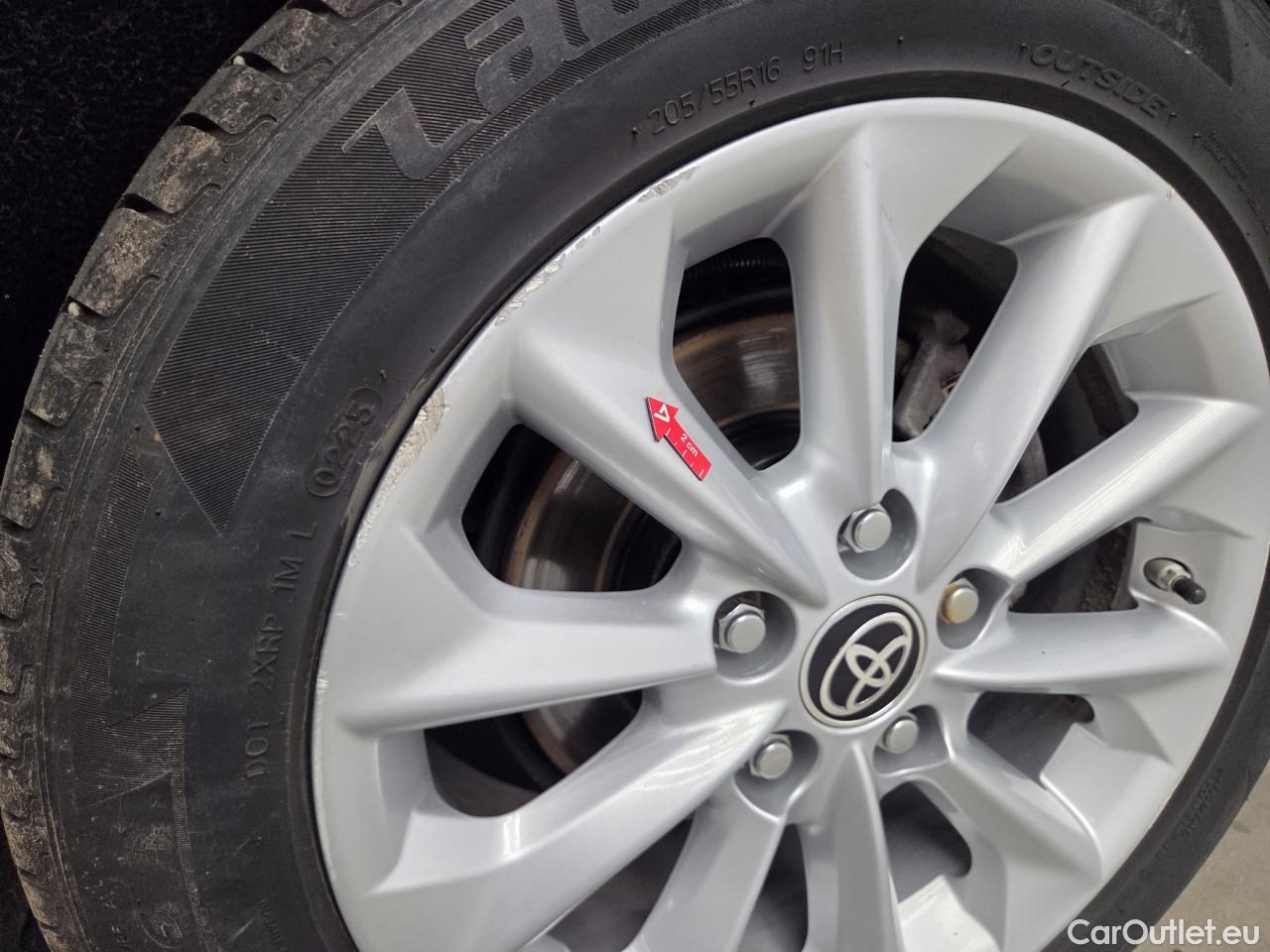  Toyota  Corolla 1.8 Hybrid Dynamic HSD E-CVT #32