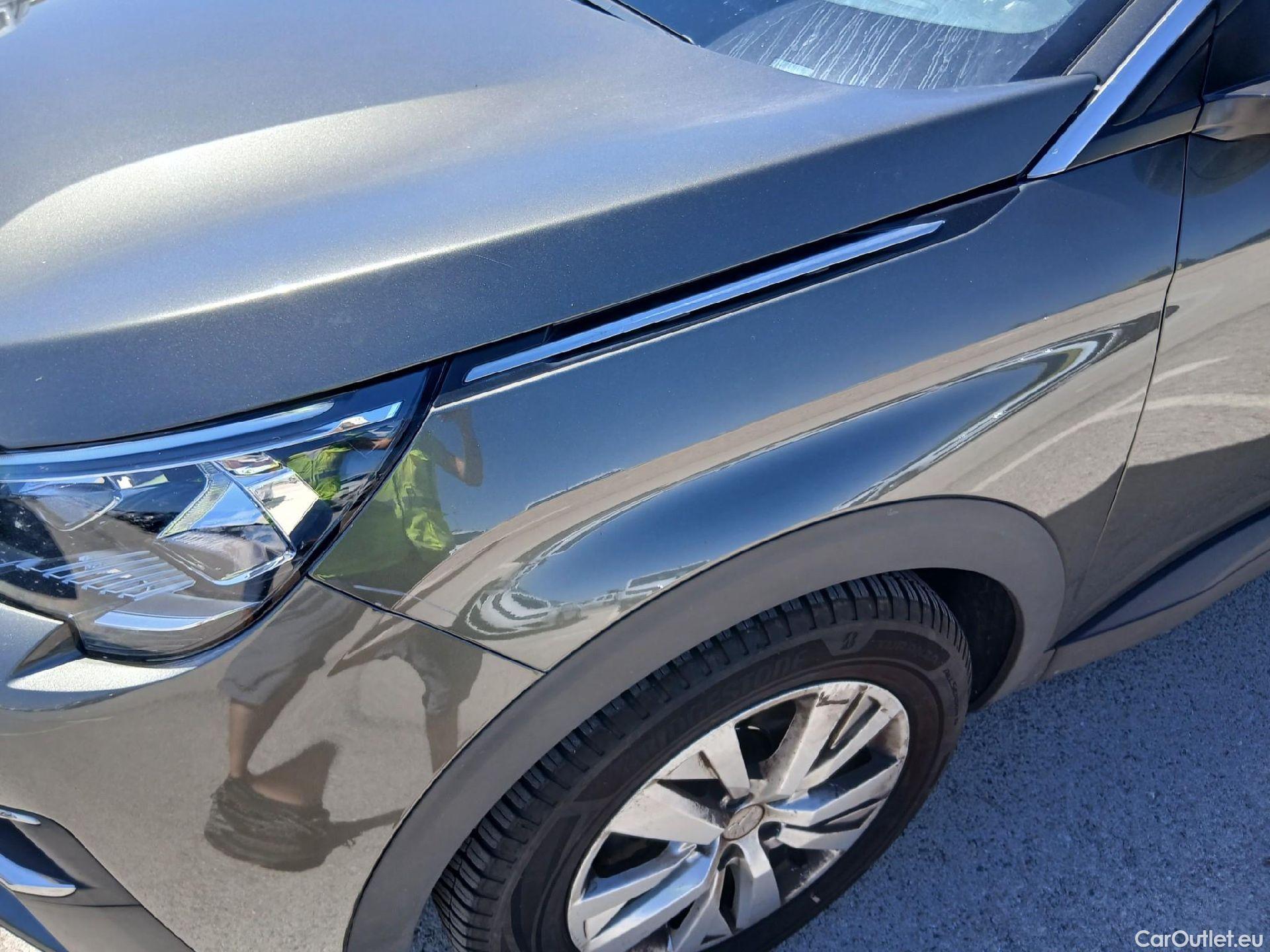 Peugeot  3008 PEUGEOT  / 2016 / 5P / todoterreno 1.5L BlueHDi 96kW (130CV) S&S Active (AC2) #9