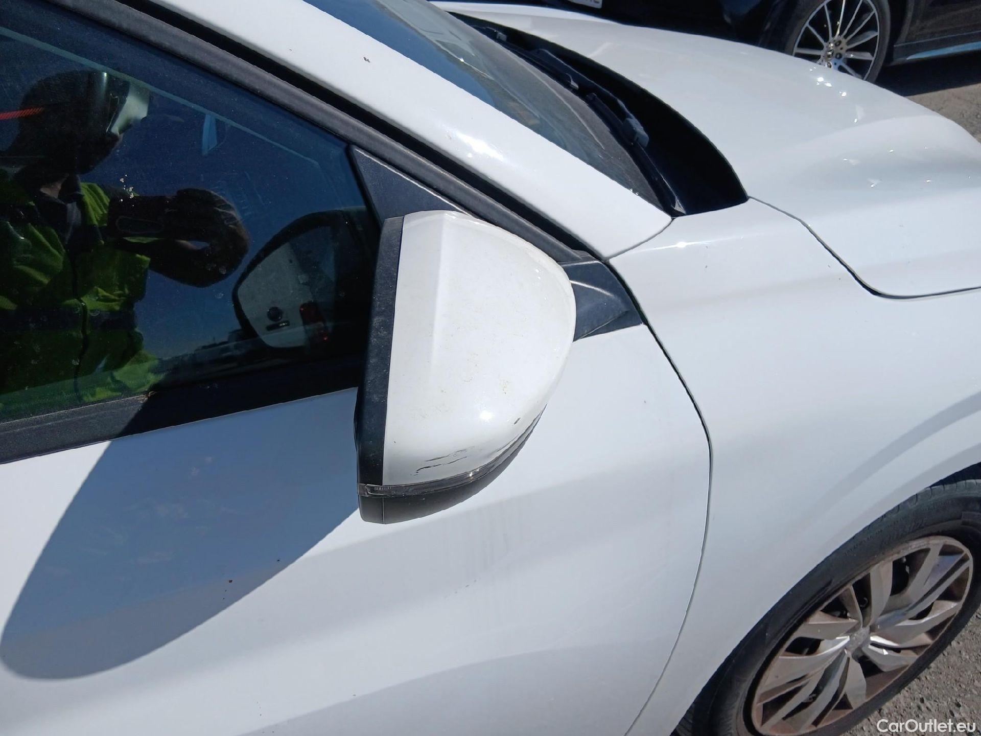  Peugeot  208 PEUGEOT  / 2019 / 5P / berlina con portón BlueHDi 73kW (100CV) Active #26