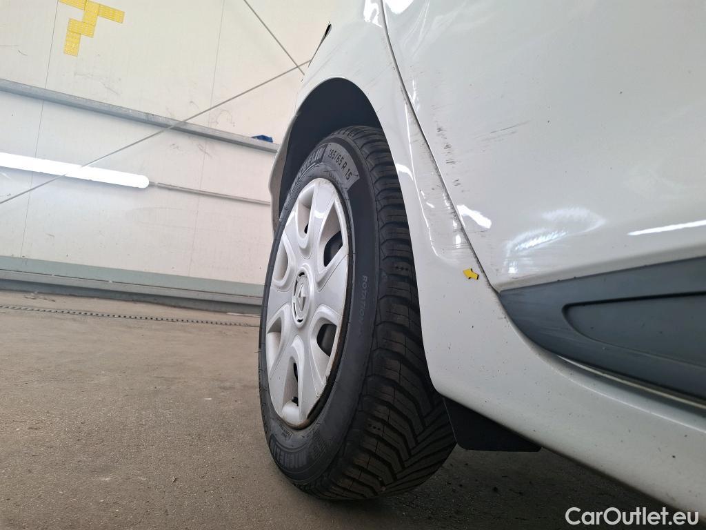  Renault  Clio  IV Air 1.5 dCi 75CV BVM5 E6 #12