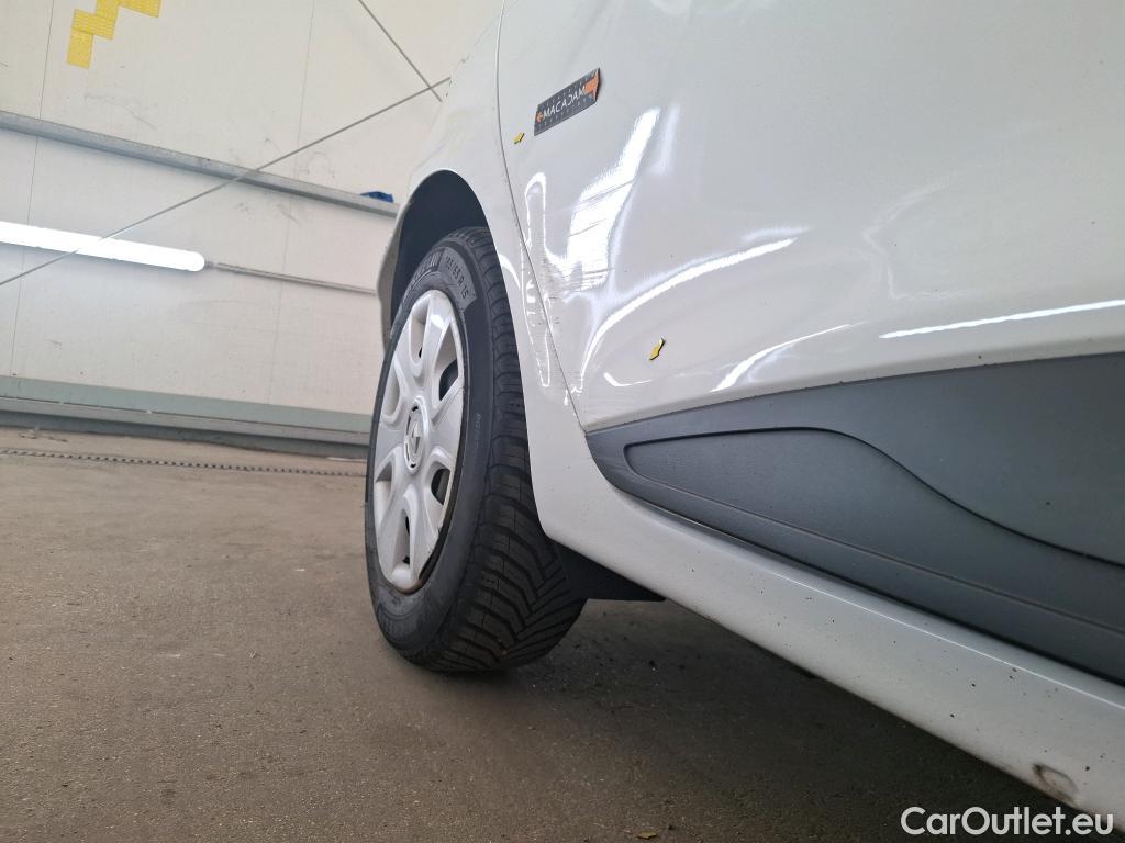  Renault  Clio  IV Air 1.5 dCi 75CV BVM5 E6 #15