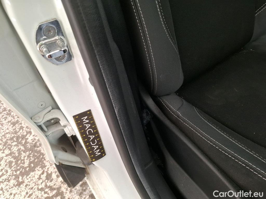  Renault  Clio  IV Air MediaNav 1.5 dCi 75CV BVM5 E6 #47