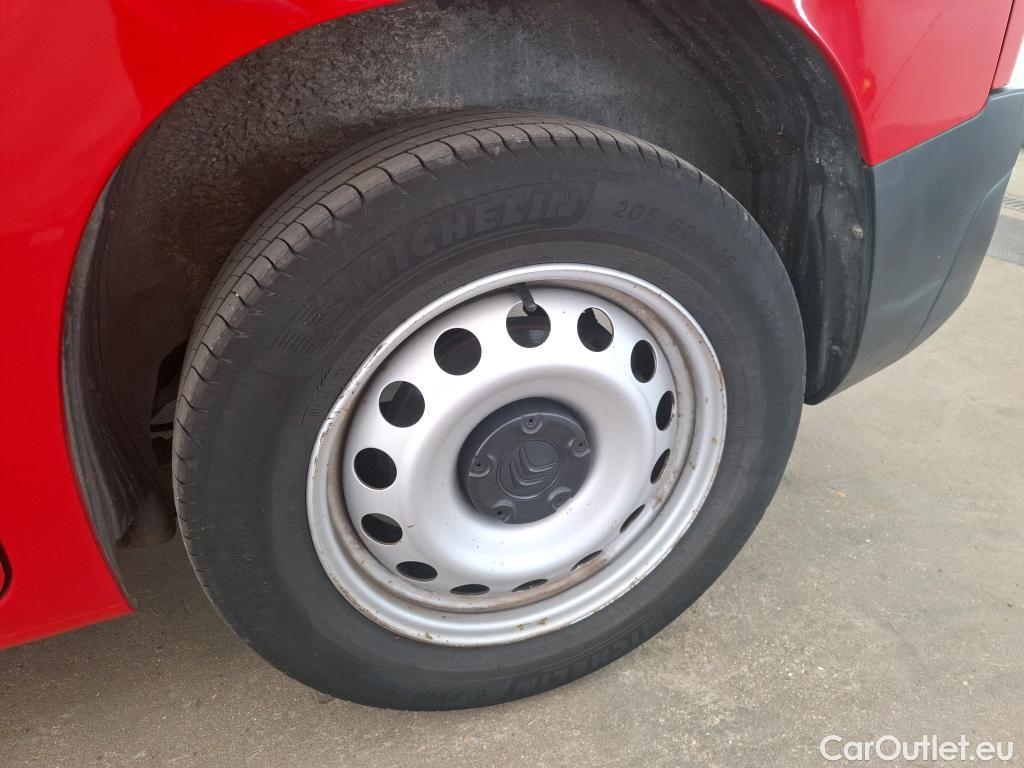  Citroen  Berlingo  Fourgon Driver M 650 1.2 PureTech 130CV BVA8 E6d #37