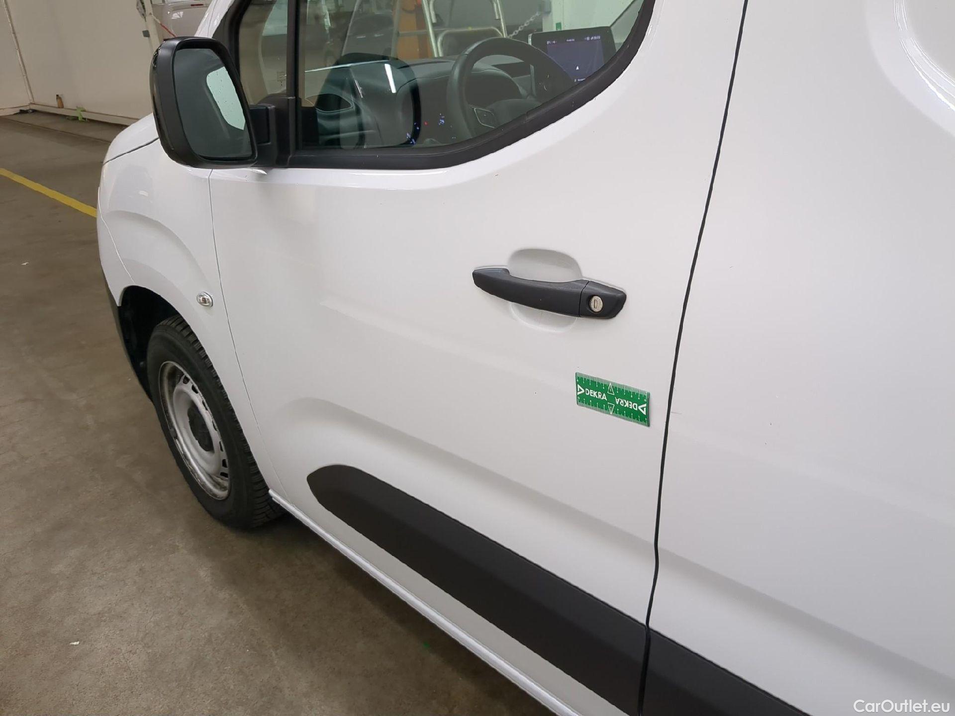  Citroen  Berlingo CITROEN  VU 4p Fourgonnette M 650kg BlueHDi 100 SandS BVM Driver #9