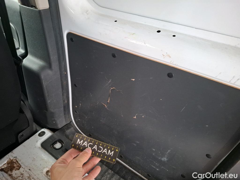  Renault  Kangoo  Express / 2013 / 3P / Fourgonnette Electric Confort Achat Integral - 19 #4