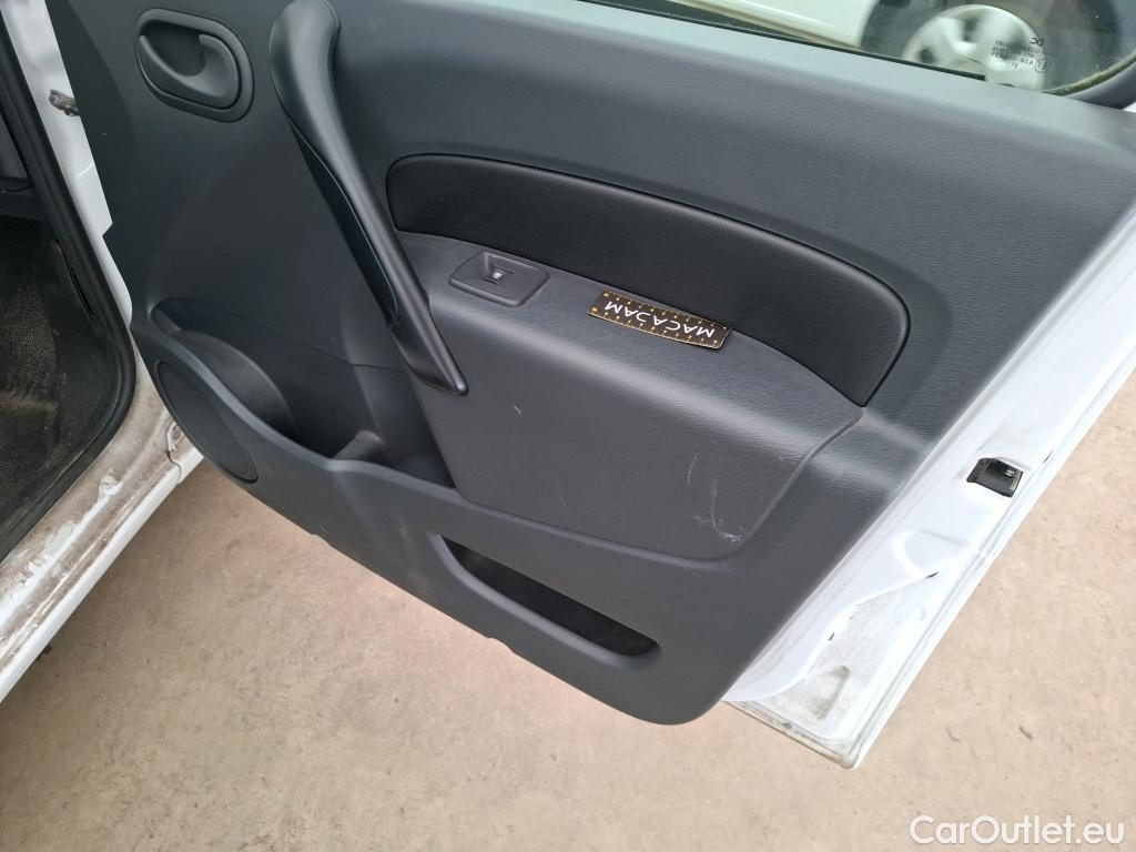 Renault  Kangoo  Express / 2013 / 3P / Fourgonnette Electric Confort Achat Integral - 19 #18