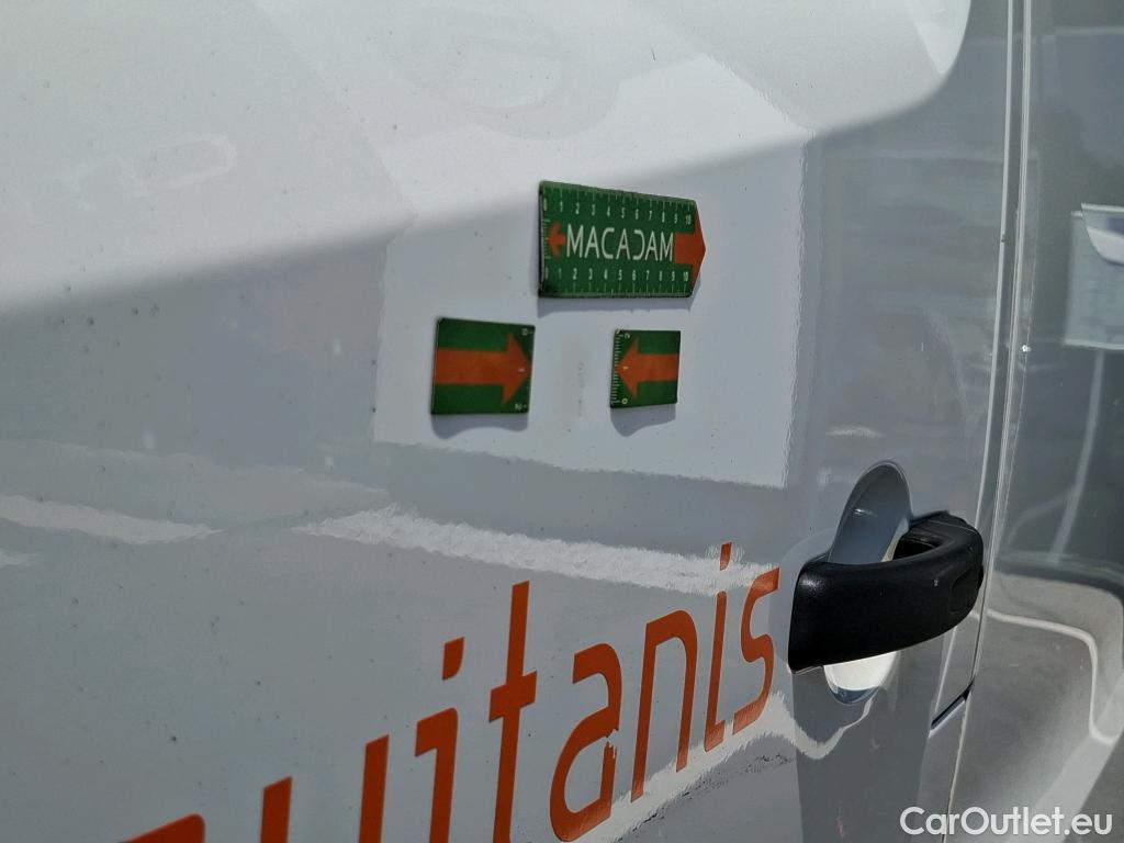  Renault  Trafic RENAULT  / 2014 / 4P / Fourgon tôlé &FG GCF L1H1 1200 dCi 95 E6 #55