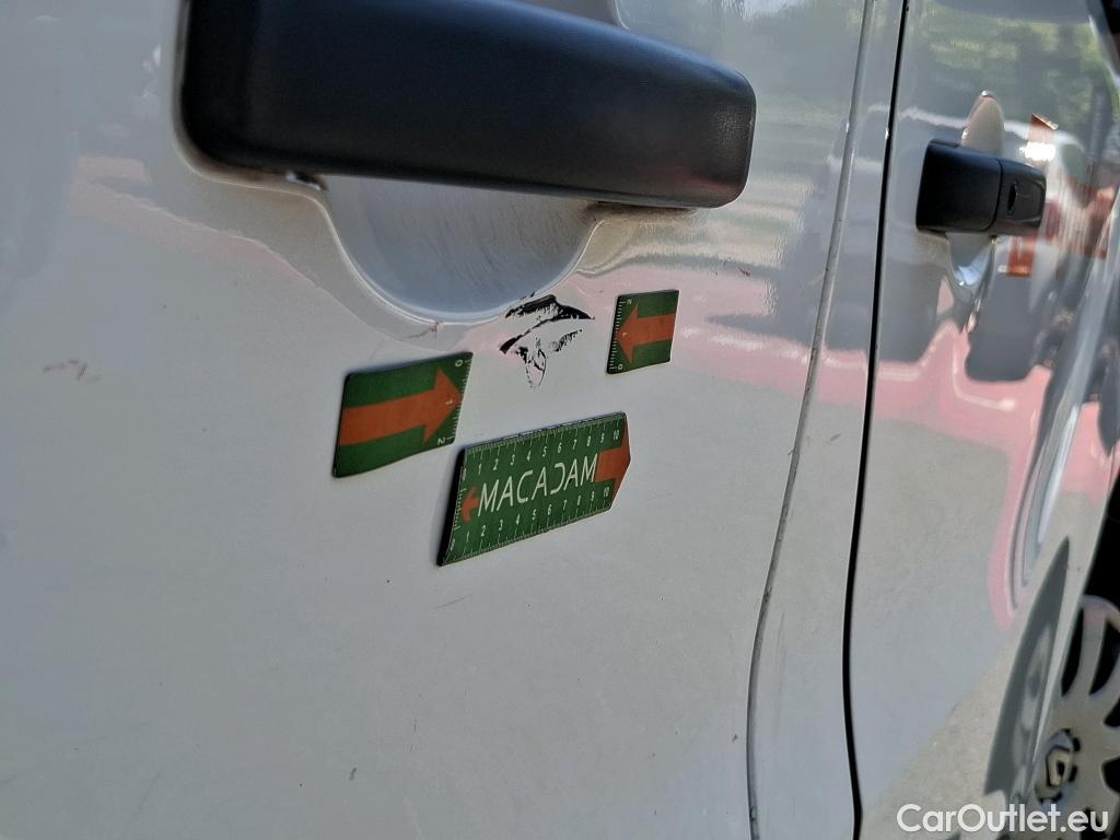  Renault  Trafic RENAULT  / 2014 / 4P / Fourgon tôlé &FG GCF L1H1 1200 dCi 95 E6 #32