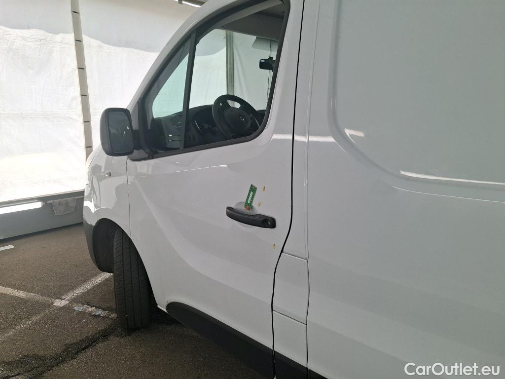  Renault  Trafic RENAULT  VU 4p Fourgon FG GCF L1H1 1000 dCi 95 E6 #102