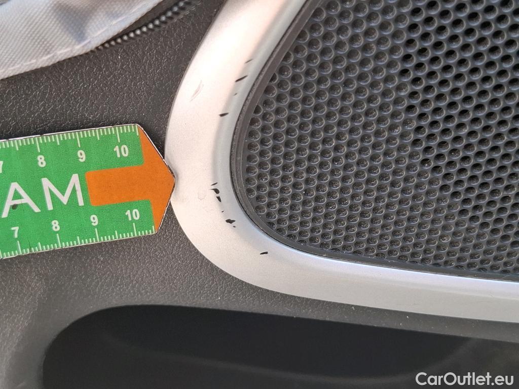  Renault  Trafic RENAULT  / 2014 / 4P / Fourgon tôlé &FG GCF L1H1 1200 dCi 95 E6 #49
