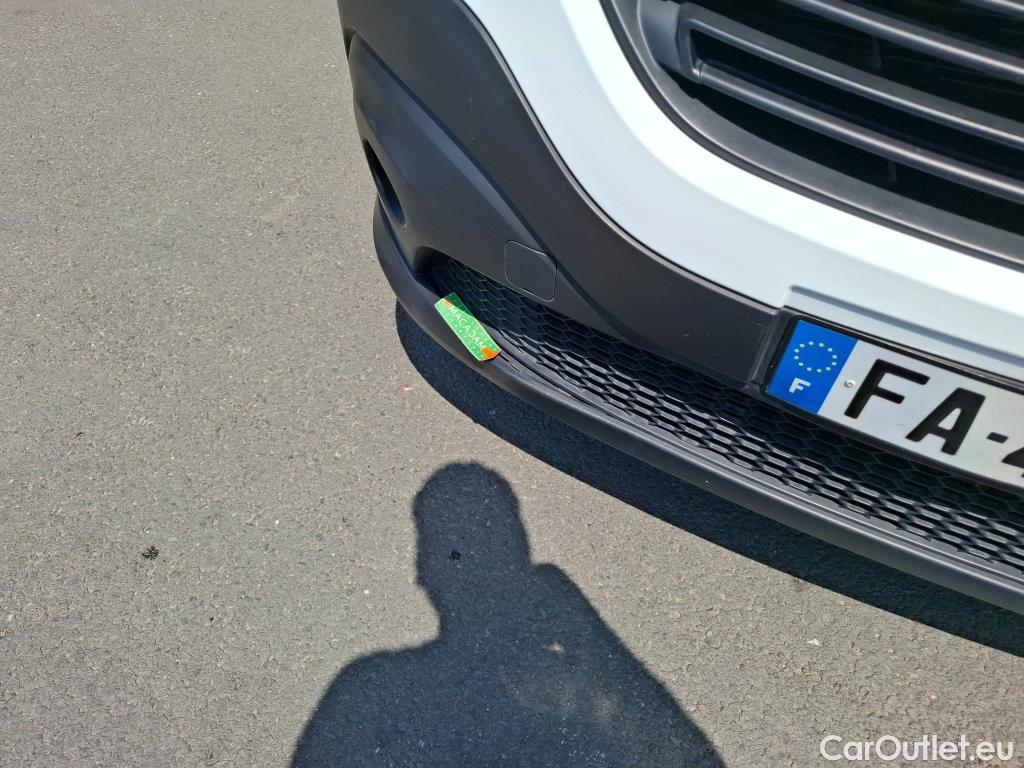  Renault  Trafic RENAULT  / 2014 / 4P / Fourgon tôlé &FG GCF L1H1 1200 dCi 95 E6 #66