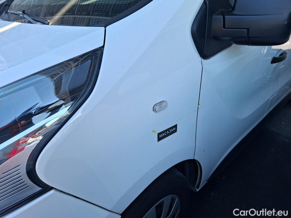  Renault  Trafic RENAULT  / 2014 / 4P / Fourgon tôlé &FG GCF L1H1 1200 dCi 95 E6 #64