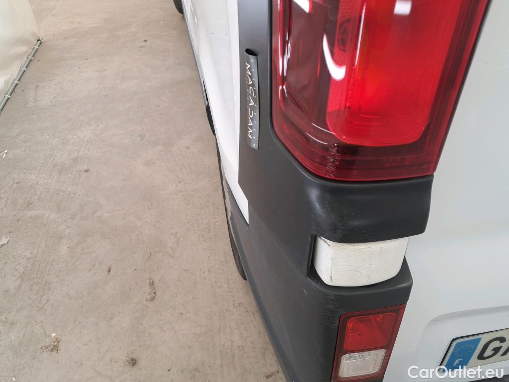  Renault  Trafic RENAULT  / 2019 / 4P / Fourgon tole NV FG GCF L2H2 1200 Energy dCi 145 #23