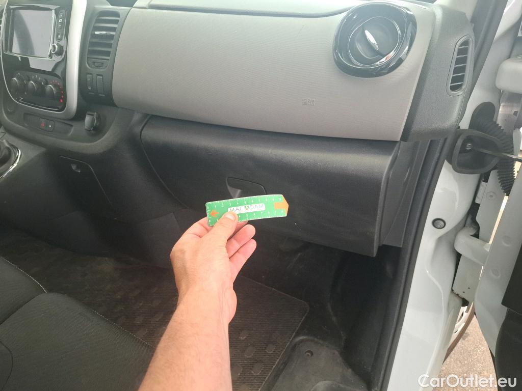  Renault  Trafic RENAULT  VU 4p Fourgon FG GCF L1H1 1000 dCi 95 E6 #71