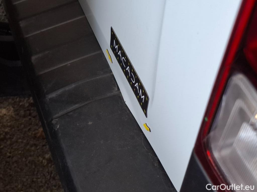  Renault  Trafic RENAULT  / 2014 / 4P / Fourgon tôlé &FG GCF L1H1 1200 dCi 95 E6 #37