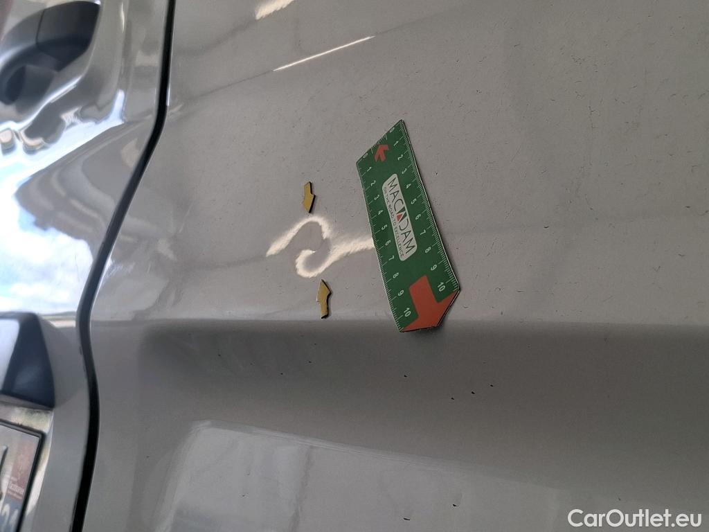  Renault  Trafic RENAULT  VU 4p Fourgon FG GCF L1H1 1000 dCi 95 E6 #99