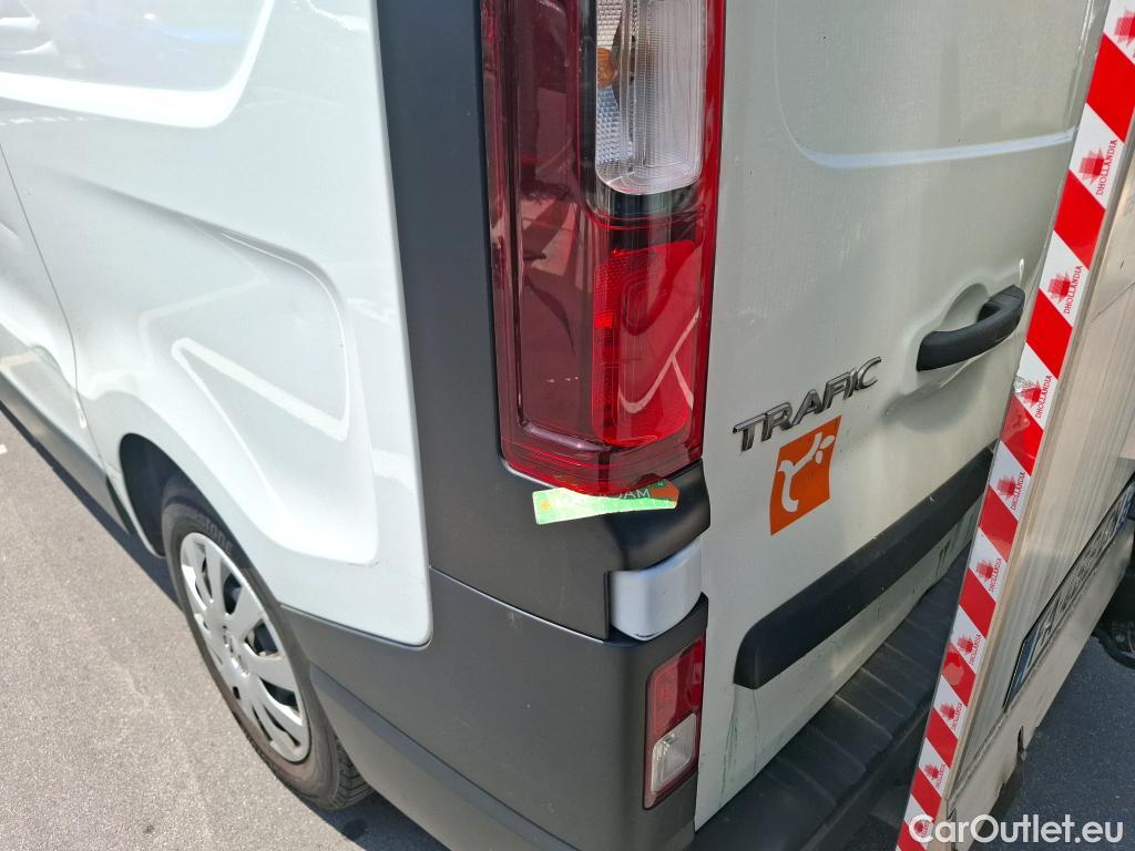  Renault  Trafic RENAULT  / 2014 / 4P / Fourgon tôlé &FG GCF L1H1 1200 dCi 95 E6 #57