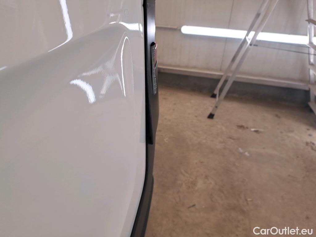  Renault  Trafic RENAULT  / 2019 / 4P / Fourgon tole NV FG GCF L2H2 1200 Energy dCi 145 #24