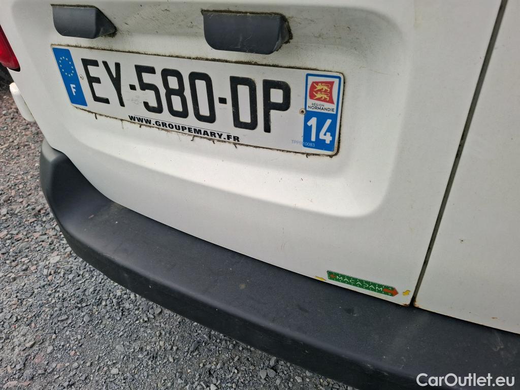  Peugeot  Expert PEUGEOT  VU 4p Fourgon BLUEHDI 95 STANDARD PREMIUM #22
