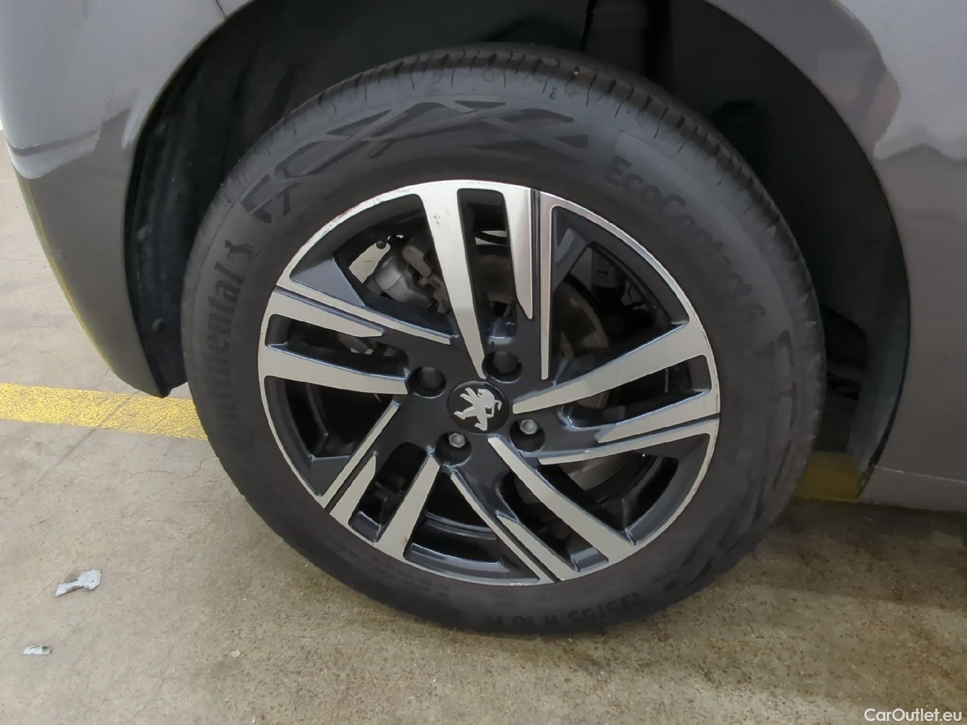  Peugeot  208  Allure Pack 1.5 HDi 100CV BVM6 E6d #10