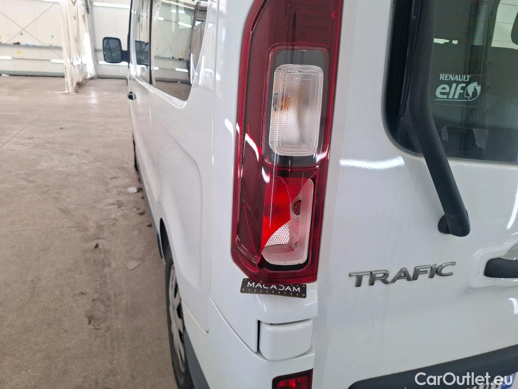  Renault  Trafic RENAULT  4p Combi Zen L1 Energy dCi 125 8 places #27