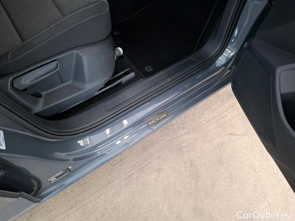  Volkswagen  Touran  Life Plus 2.0 TDI 150CV BVA7 E6d #3