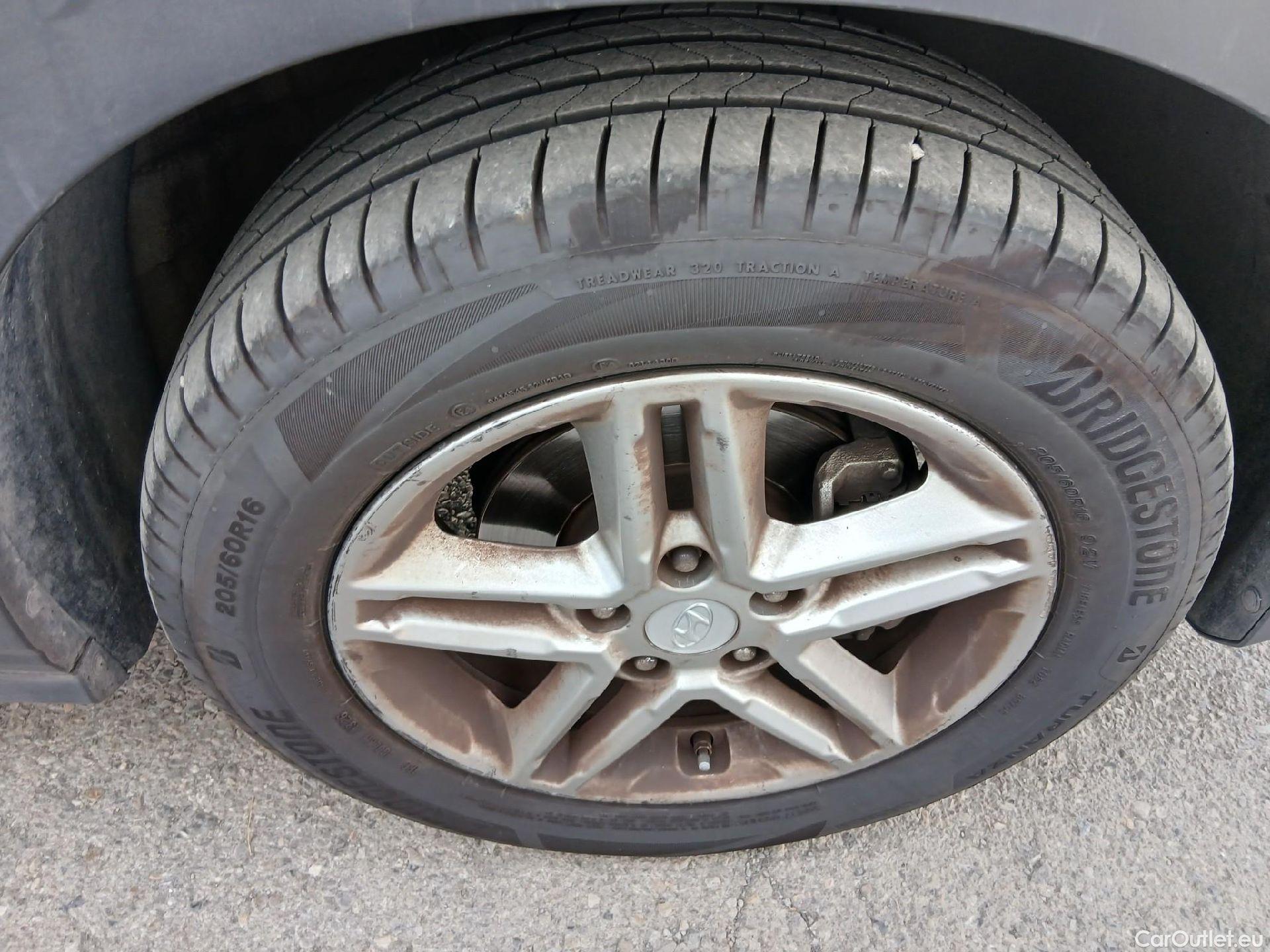  Hyundai  Konna HYUNDAI Kona / 2017 / 5P / todoterreno 1.0 TGDi Klass 4x2 #23