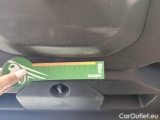  Peugeot  2008 PEUGEOT  / 2019 / 5P / CROSSOVER BLUEHDI 130 EAT8 ALLURE PACK S/S AUT. #170