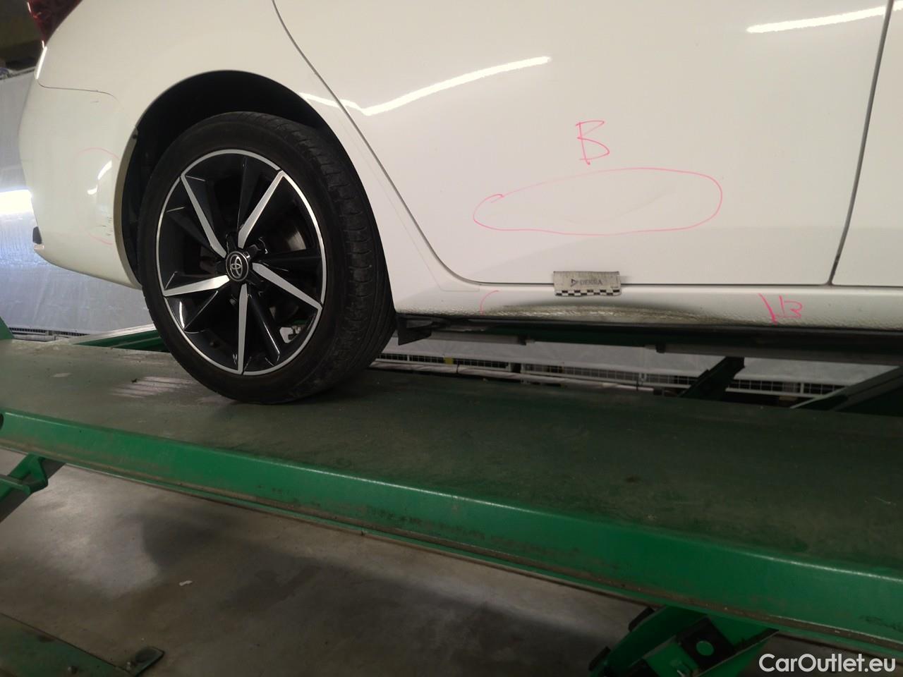  Toyota  Auris  TS 1.2T Touch & Go Edit. #8