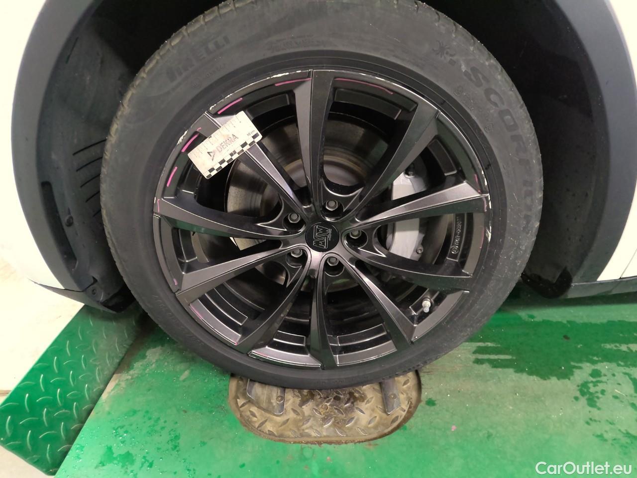  Tesla  Model Y  Long-Range AWD #31