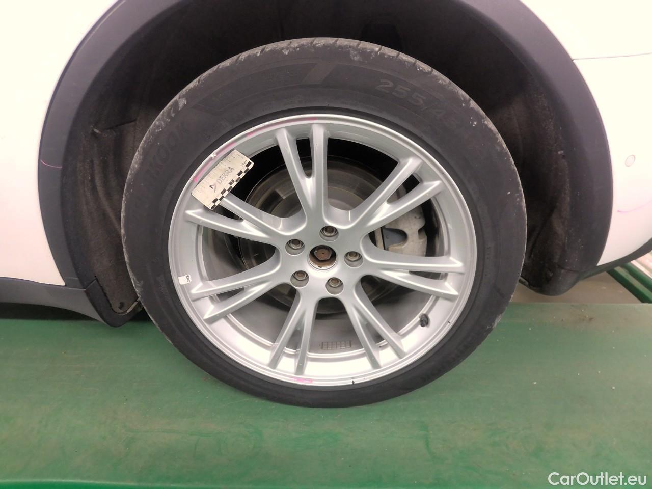  Tesla  Model Y  75kWh Long-Range AWD #40