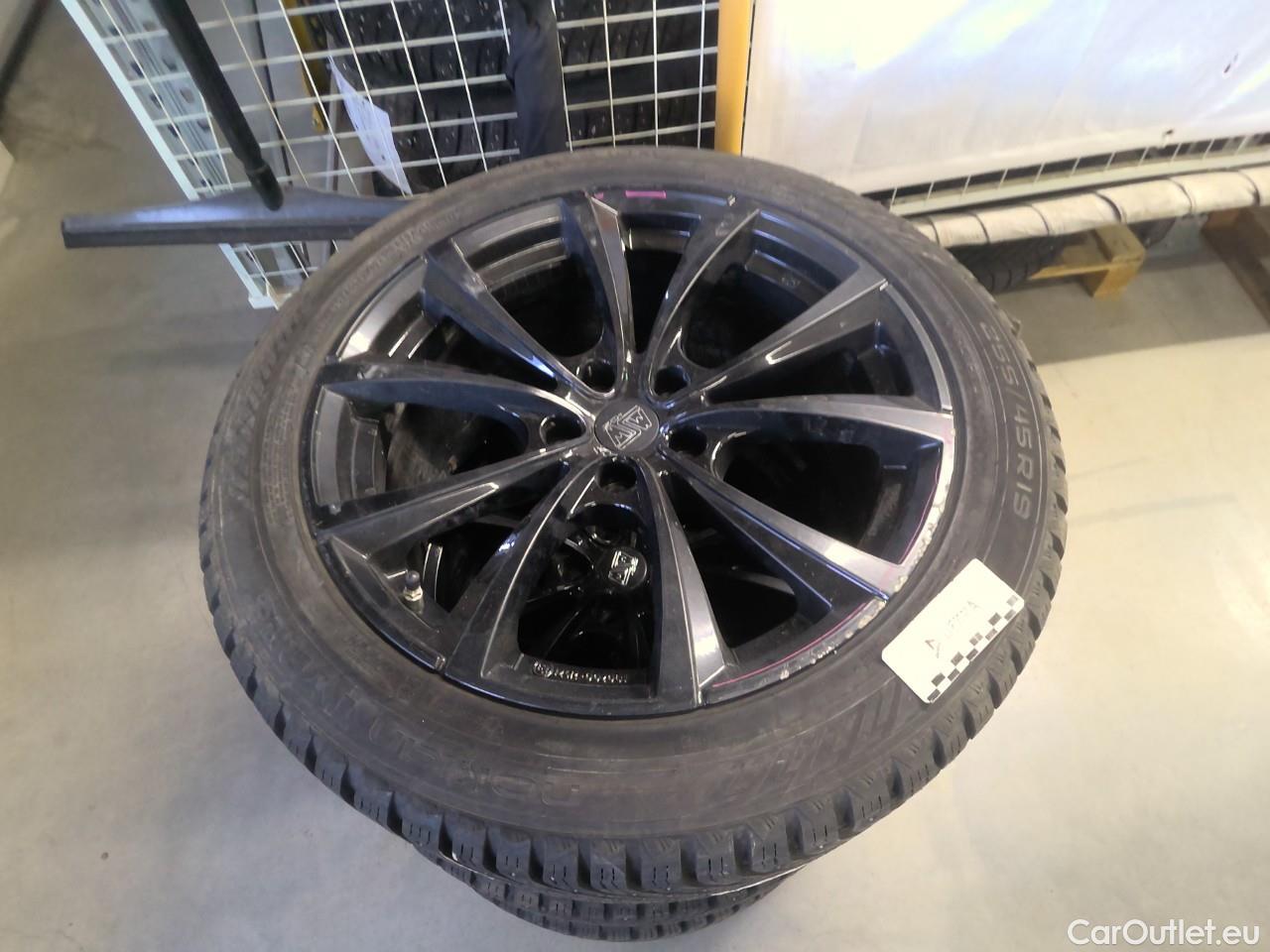  Tesla  Model Y  75kWh Long-Range AWD #5